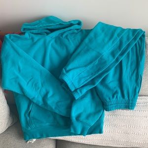 Aritzia TNA Sweatsuit Sweatshirt and Jogger